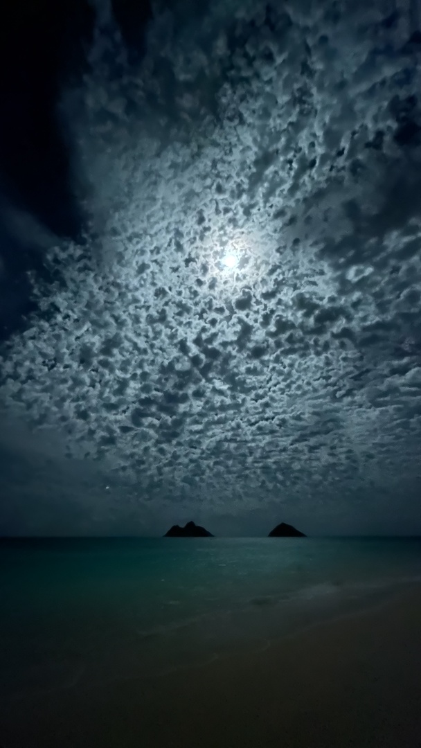 Kailua Vacation Rentals, Lanikai Ola Nani - Moonrise on Lanikai beach, a truly remarkable, bucket list experience.