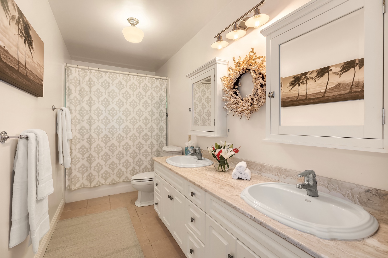 Honolulu Vacation Rentals, Kahala Seaside - Shared Guest Bathroom