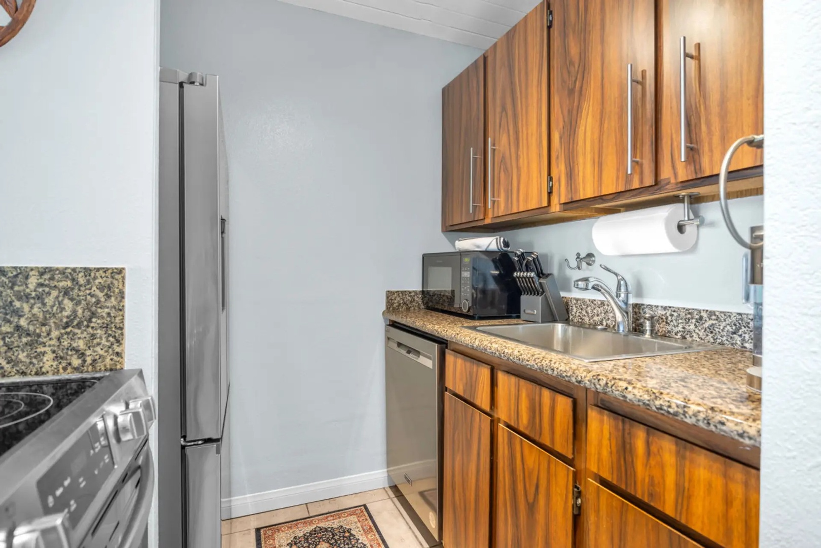 Kihei Vacation Rentals, Maui Vista 2420 - Keep the dishwasher busy and the fridge stocked; this kitchen handles a full week of meals.