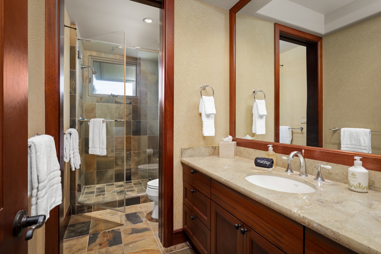 Kailua Kona Vacation Rentals, 3BD Ke Alaula Villa (210A) at Four Seasons Resort at Hualalai - The upper level guest room ensuite bathroom with a separate shower.