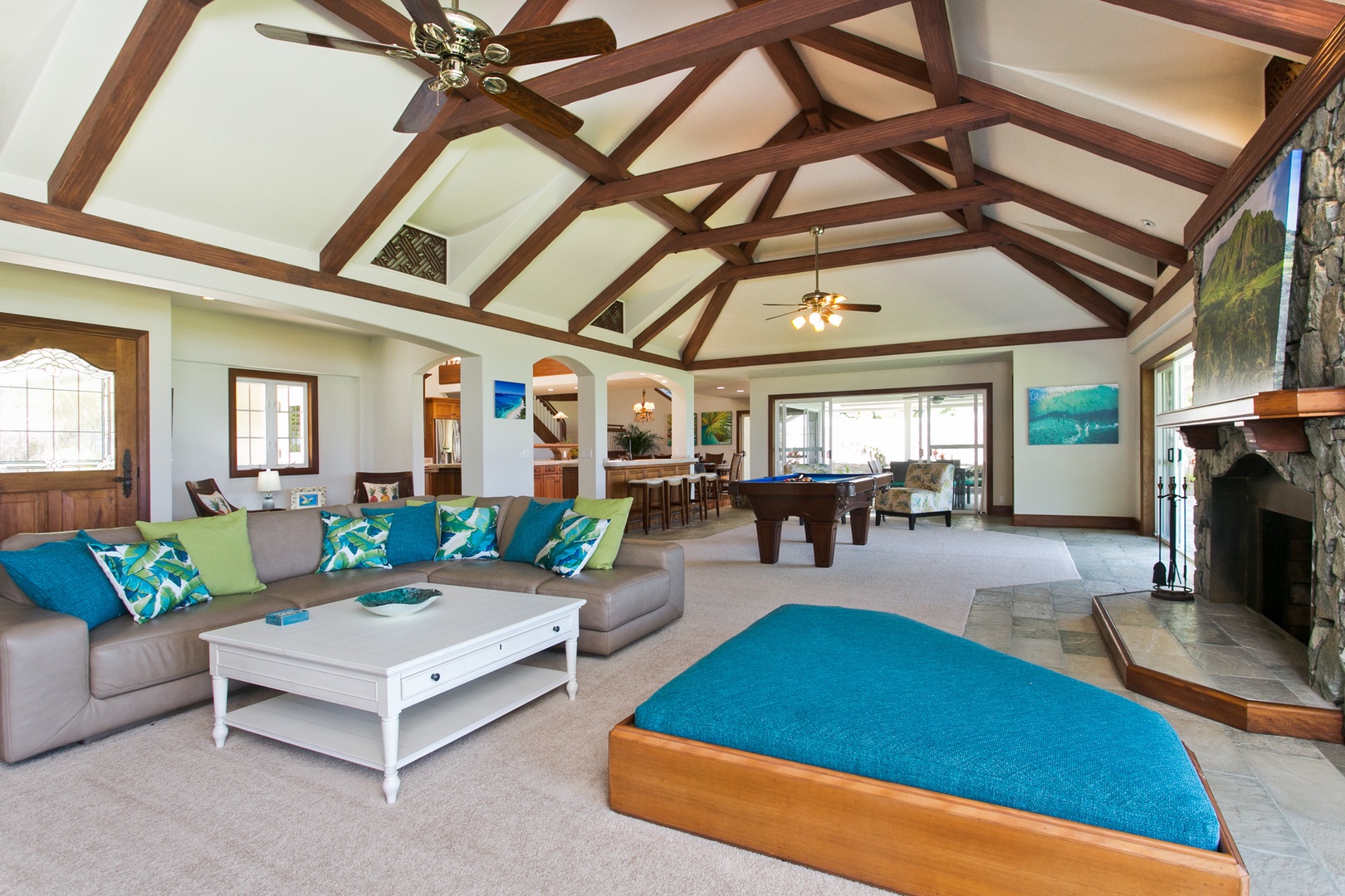 Kailua Vacation Rentals, Lanikai Village* - Hale Melia: Spacious living area right next to a game of pool table, a nice venue for fun family time.