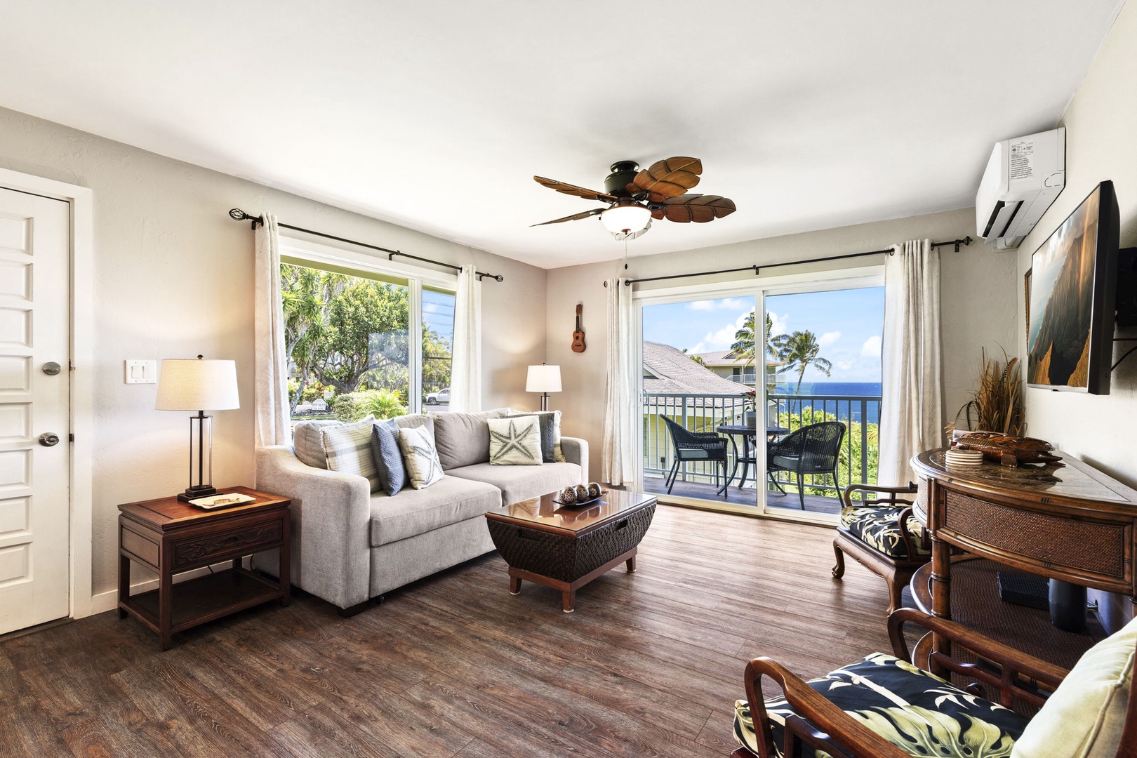 Princeville Vacation Rentals, Alii Kai 7201 - The kind of living room that pulls everyone back together at the end of the day.