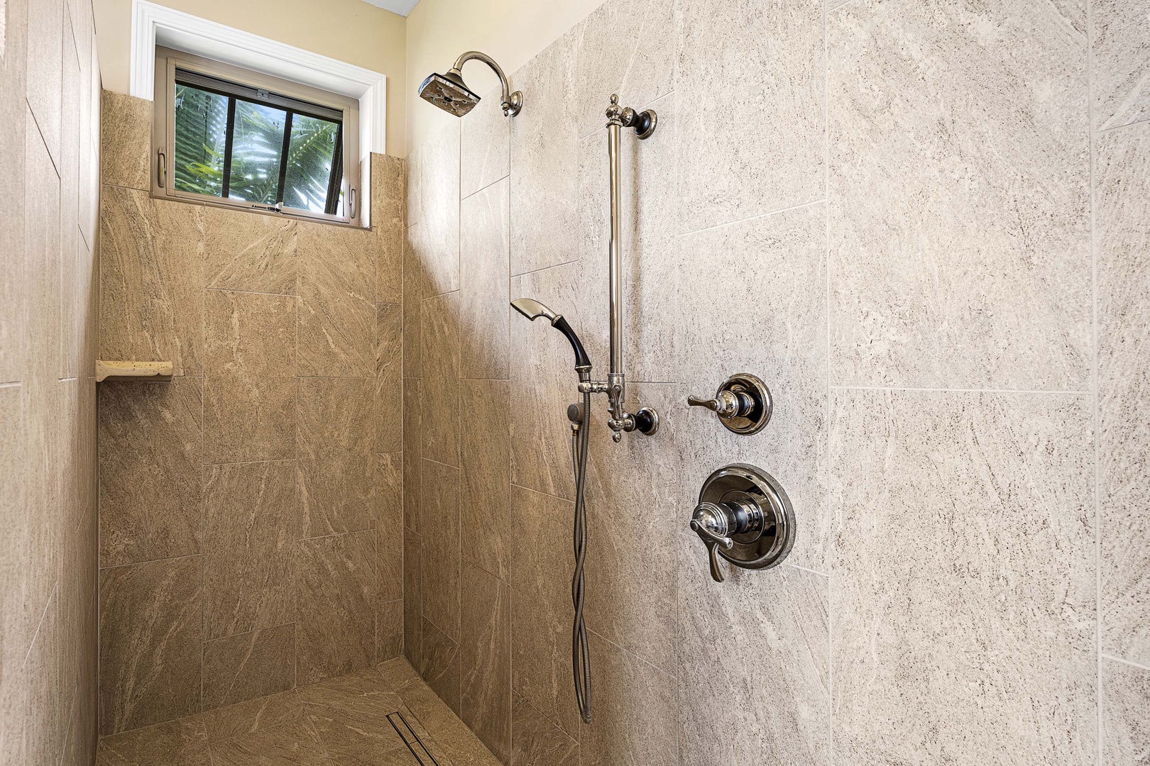 Kailua Kona Vacation Rentals, Holua Kai #20 - Primary walk in shower