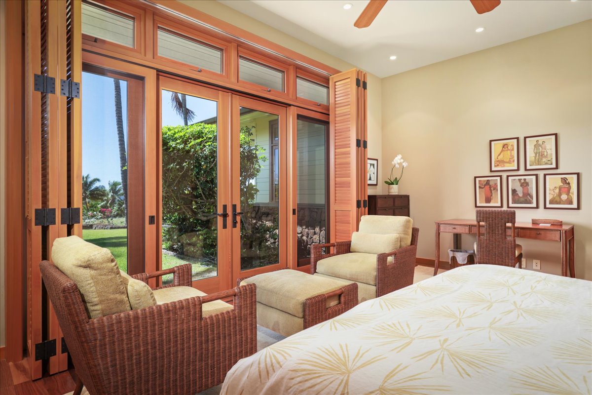 Kamuela Vacation Rentals, 5BD Estate Home at Mauna Kea Resort - Guest suite sitting area with a view (lower level)