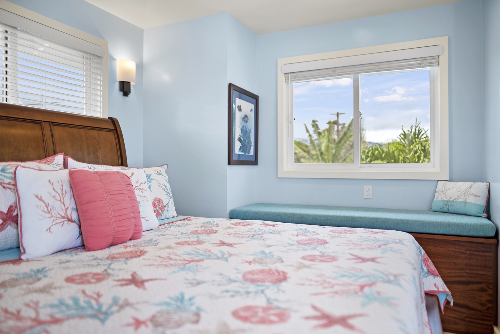 Waialua Vacation Rentals, Waialua Beachside Cottage - The bedroom has a California king sized bed.