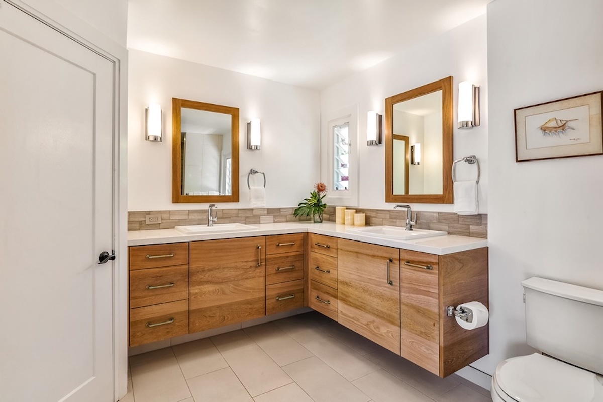 Kailua Vacation Rentals, Hale Ohana - The primary ensuite has an L-shaped dual vanity.