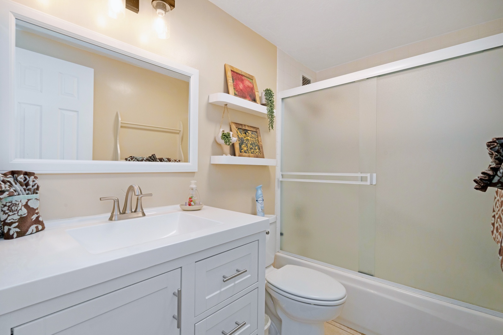 Kihei Vacation Rentals, Menehune Shores 316 - Rinse off the beach and freshen up before dinner in the bright, clean bathroom.