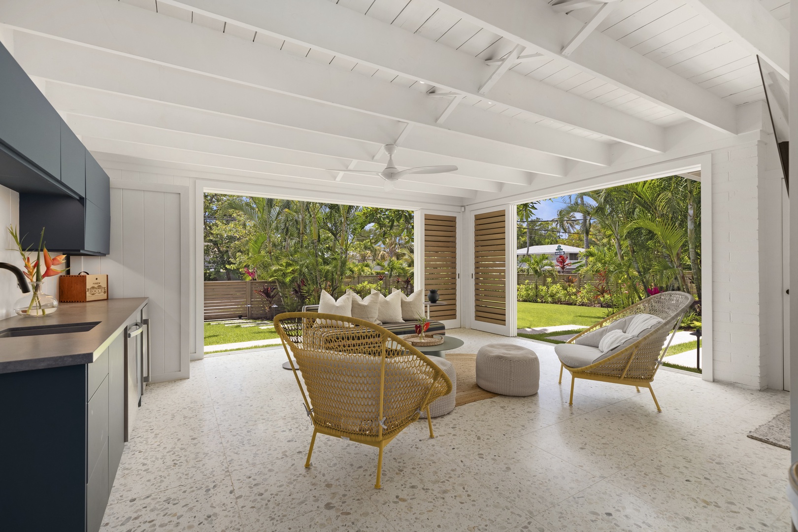 Kailua Vacation Rentals, Lanikai Hideaway - Open patio provides the ultimate indoor/outdoor space