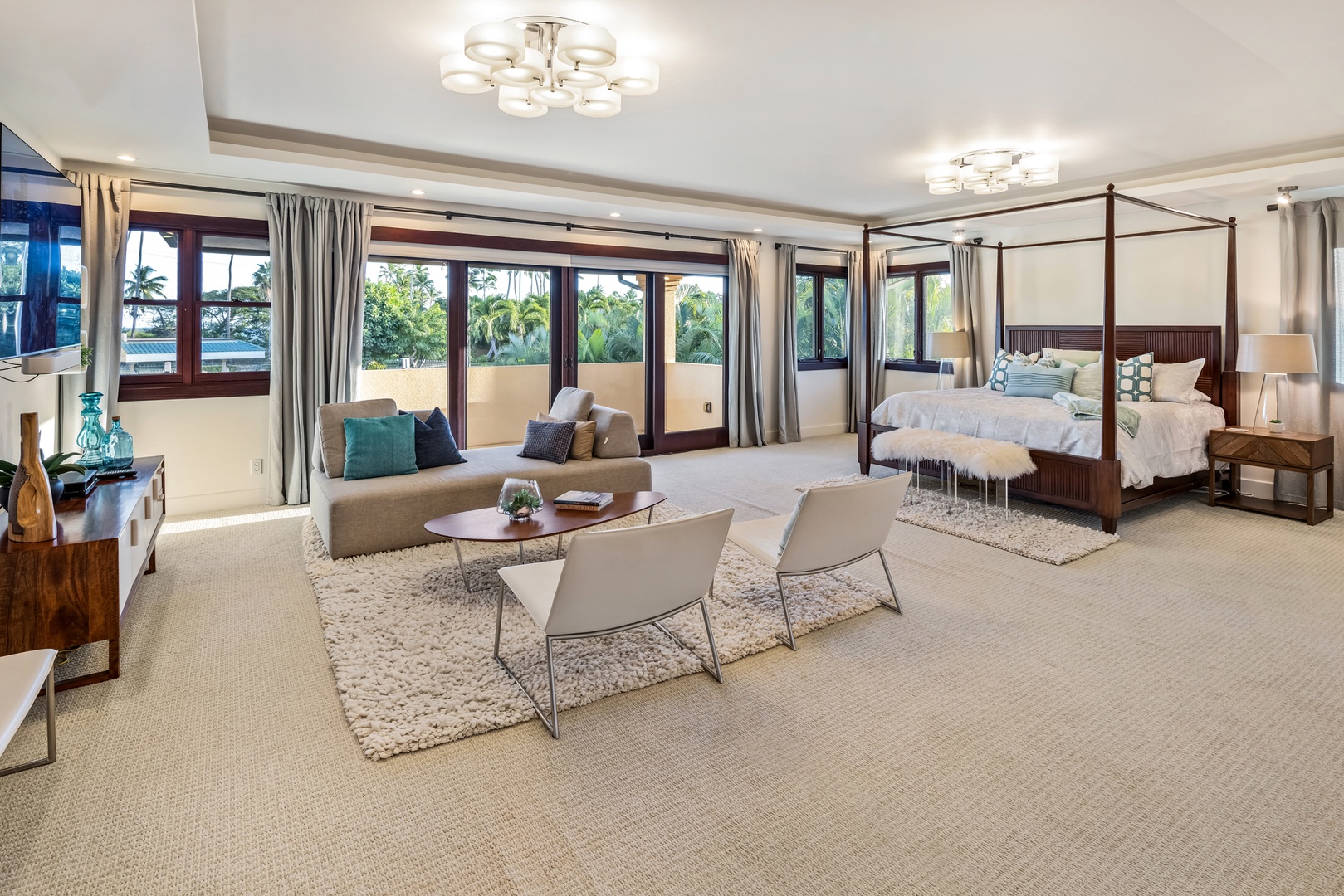 Honolulu Vacation Rentals, Kahala Grand Splendor - Expansive primary suite with a sitting area and natural light.