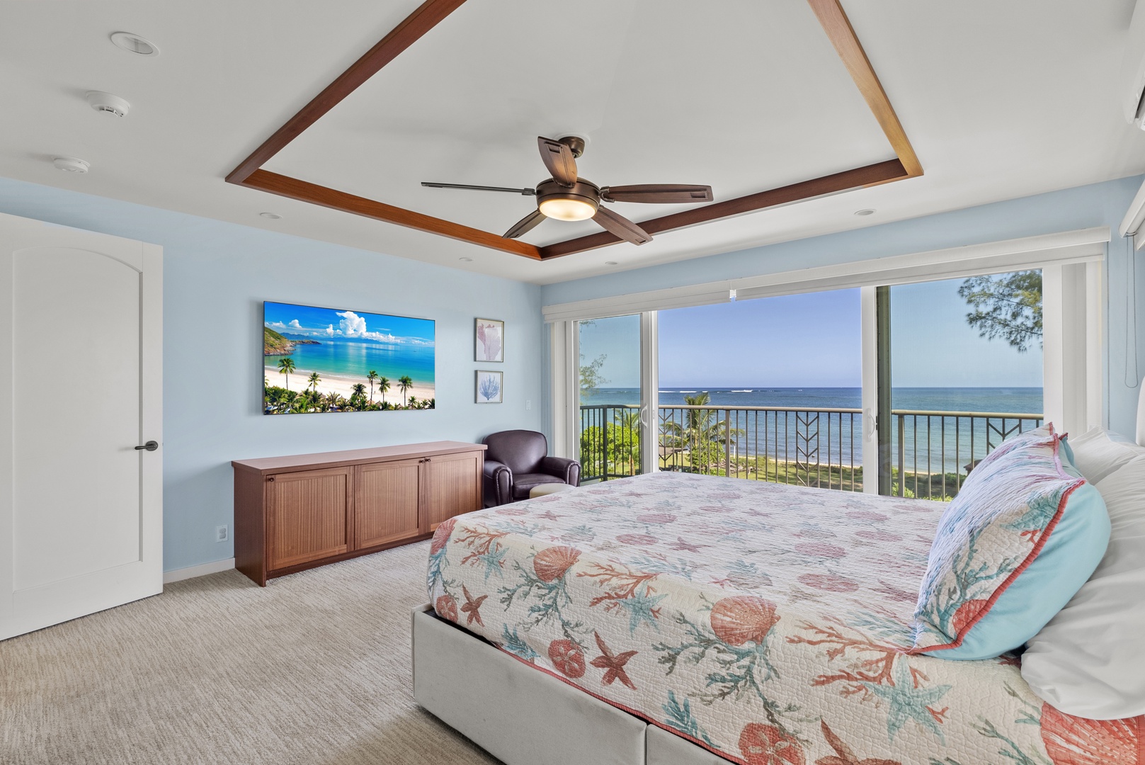 Waialua Vacation Rentals, Waialua Beachfront Getaway - Kings bed offered in Primary bedroom