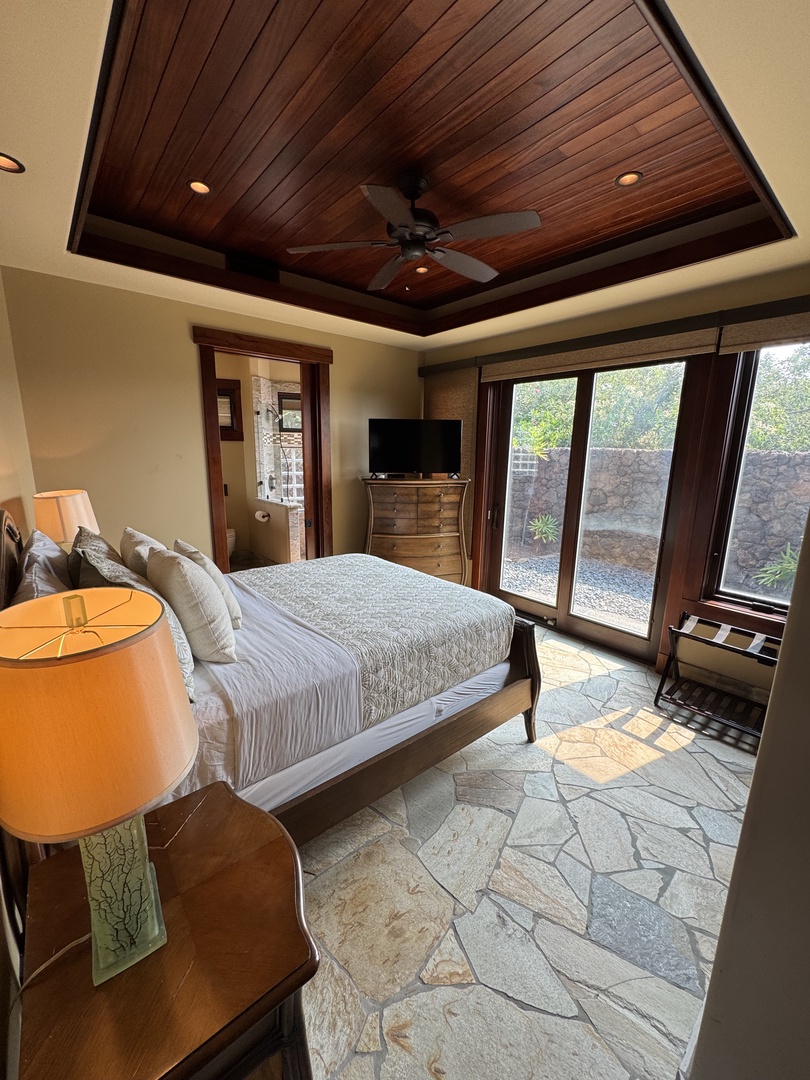 Kamuela Vacation Rentals, Hale Konane - The perfect blend of comfort and island elegance in this well-appointed bedroom.