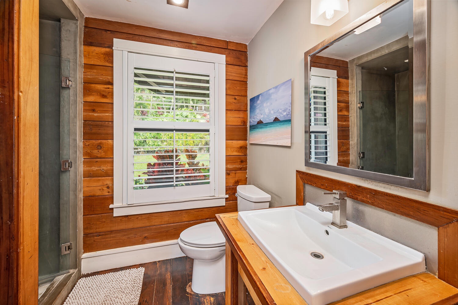 Haleiwa Vacation Rentals, Mele Makana - First guest full bathroom downstairs