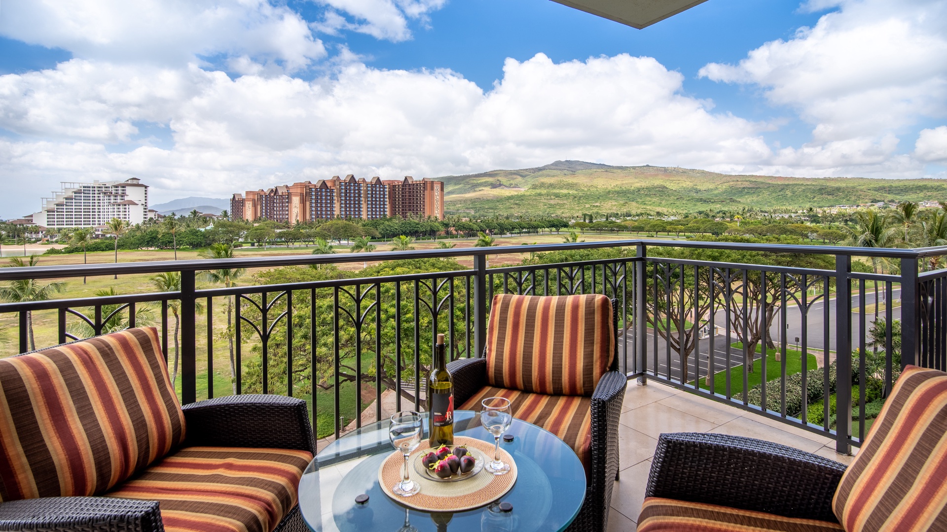 Kapolei Vacation Rentals, Ko Olina Beach Villas B608 - Any photographer would love those mountains from the lanai.