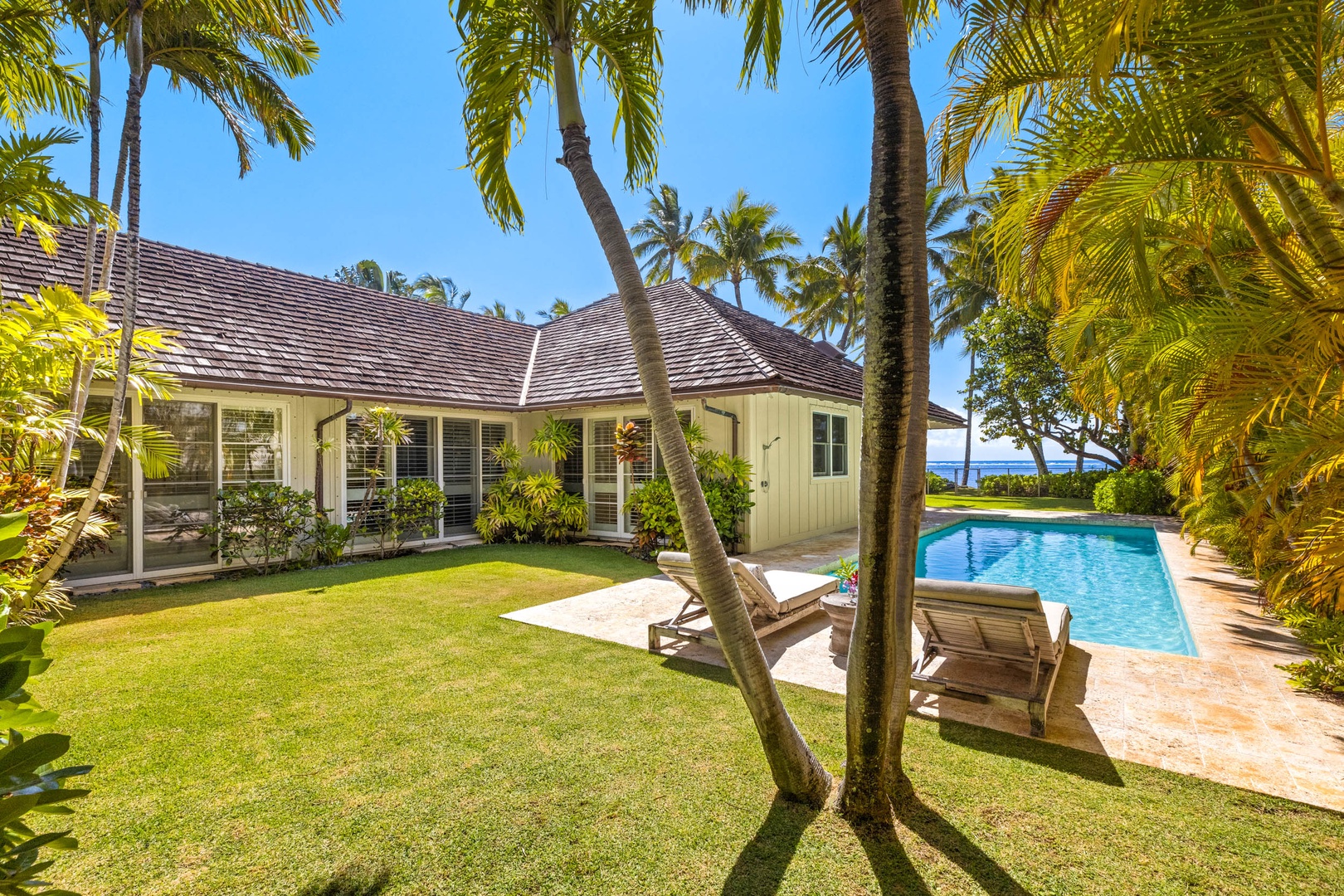 Honolulu Vacation Rentals, Paradise Beach Estate - 3