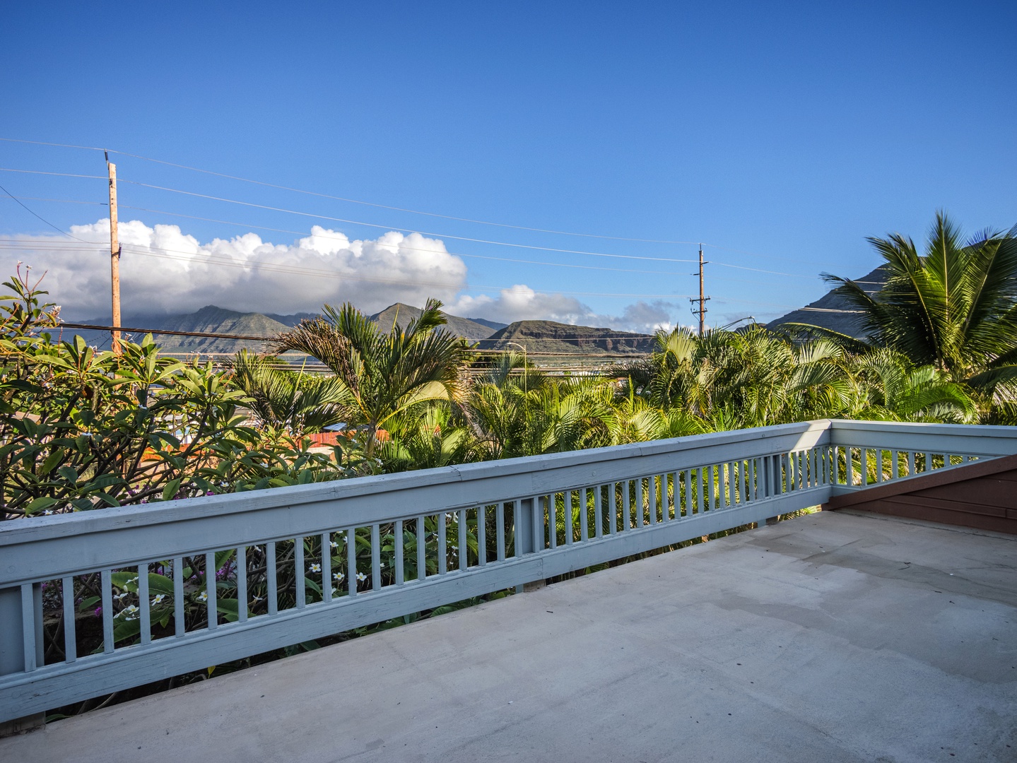 Waianae Vacation Rentals, Konishiki Beachhouse - Wake up with a nice morning view at your own private deck, a perfect spot to sip your morning coffee.