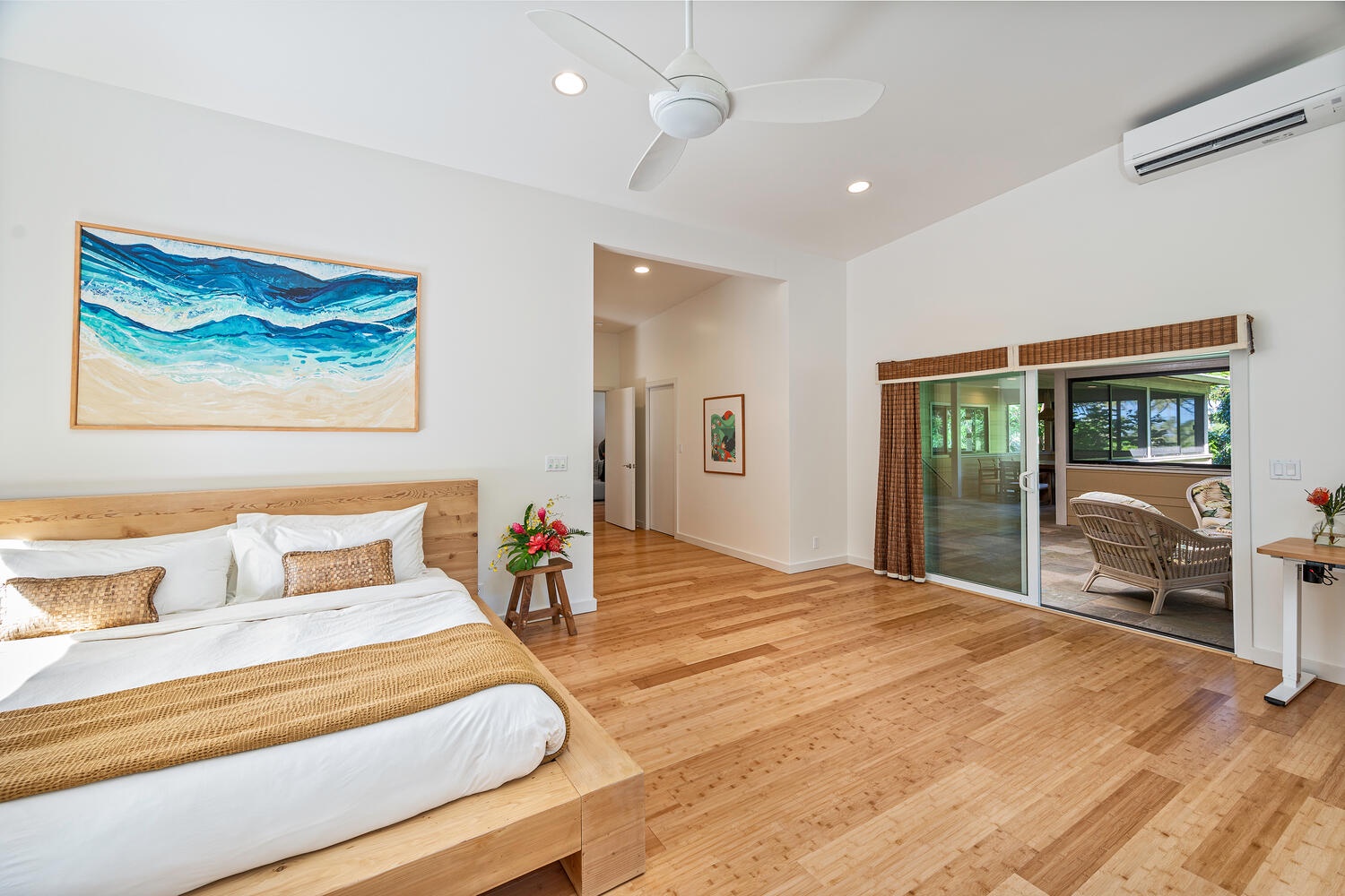Kailua Vacation Rentals, Hale Honi La - Primary bedroom with ensuite and private access to the lanai..