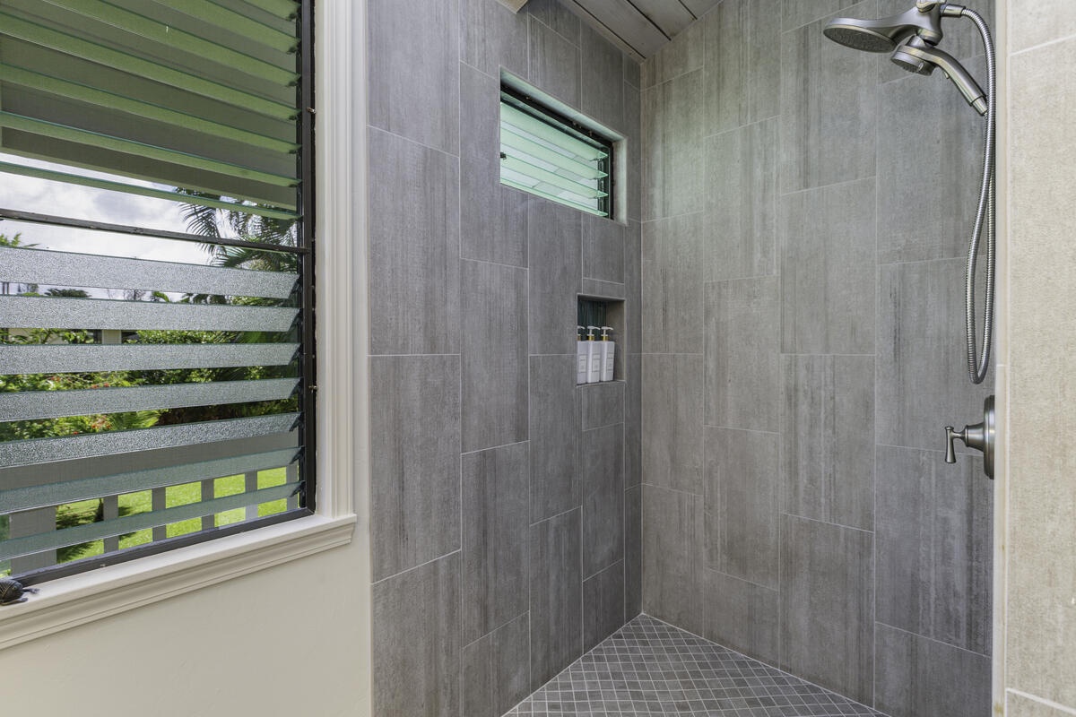 Princeville Vacation Rentals, Hale Kalani - Walk-in shower in guest bathroom