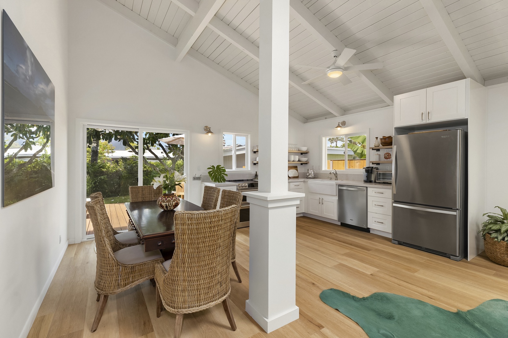 Kailua Vacation Rentals, Ranch Beach House - The open concept floor plan makes this home aptly fit for entertaining