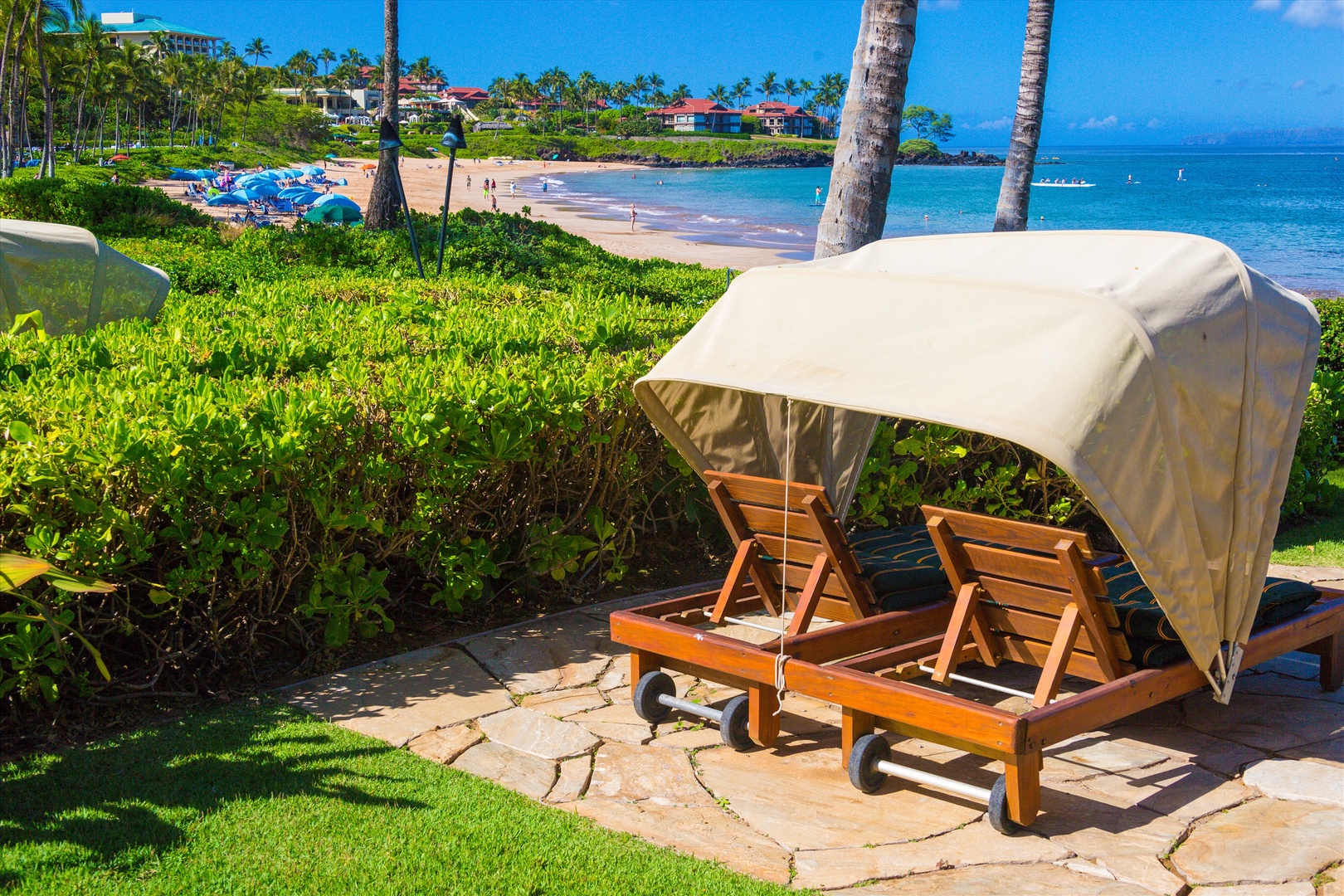 Wailea Vacation Rentals, Blue Ocean Suite H401 at Wailea Beach Villas* - Relax and Stay Cool Off in the Oceanside Private Cabana Chaise Lounge Chairs