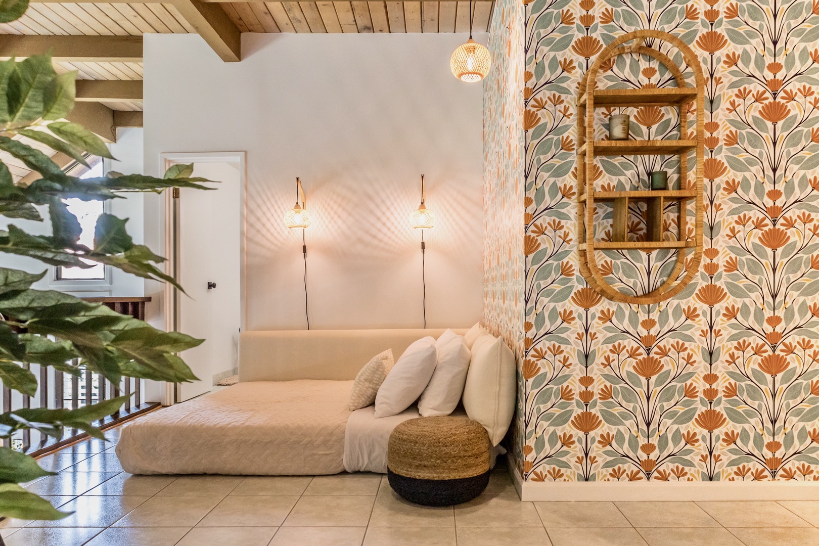 Kailua Kona Vacation Rentals, Keauhou Kai C301 - The loft has its own personality, patterned wall and all, above the living room.