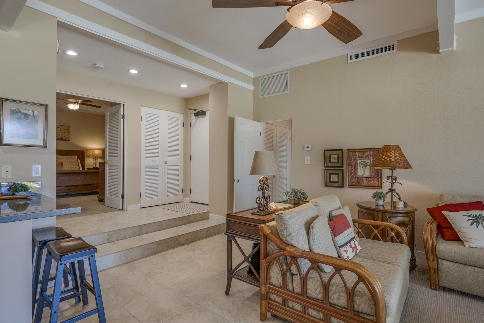 Lahaina Vacation Rentals, Kapalua Golf Villas 14P1-2 - Cozy entryway with tropical touches, perfect for settling in after a day of exploring the island.