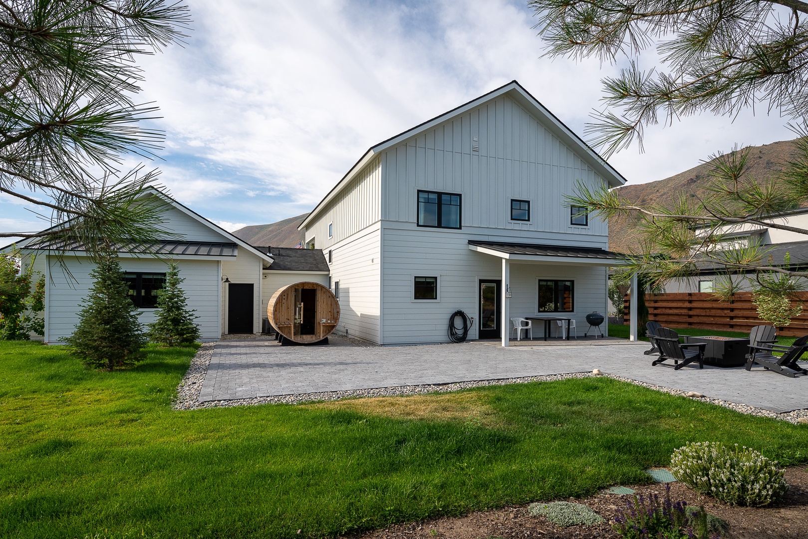Hailey Vacation Rentals, Contemporary Red Feather Comfort - This home offers a private backyard
