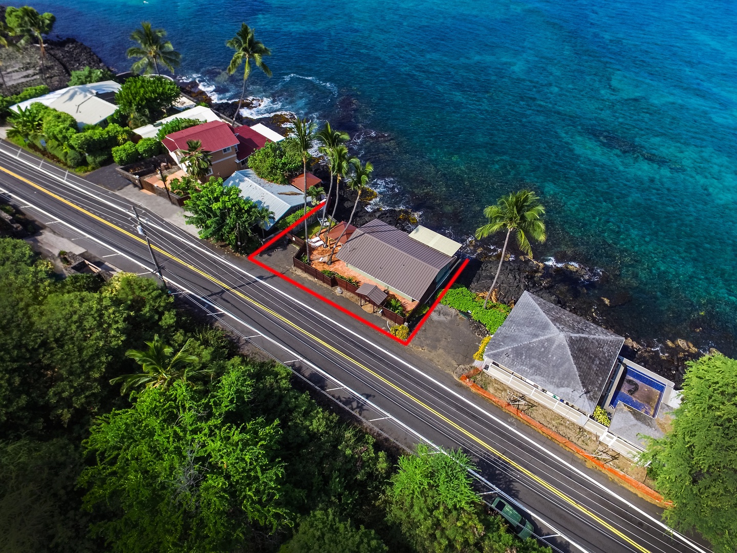 Kailua Kona Vacation Rentals, The Cottage - Don't let the Proximity to the road scare you all you hear is the ocean!
