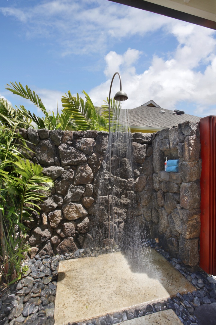 Koloa Vacation Rentals, Kiahuna Lani at Poipu - Primary bedroom outdoor shower