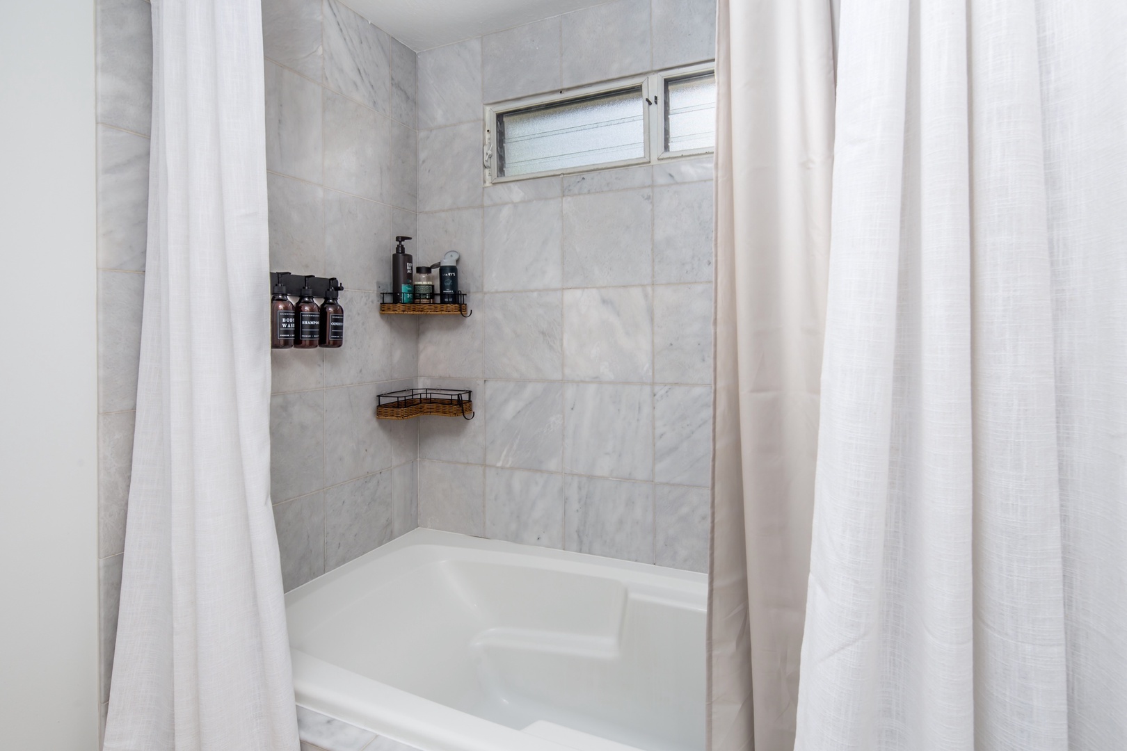 Kailua Kona Vacation Rentals, Keauhou Kai C301 - A full tub for the long soak after a day spent in the water.