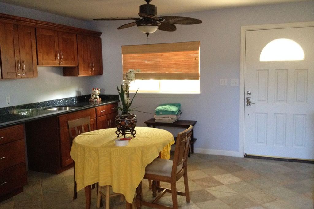 Waianae Vacation Rentals, Makaha-465 Farrington Hwy - Breakfast nook.