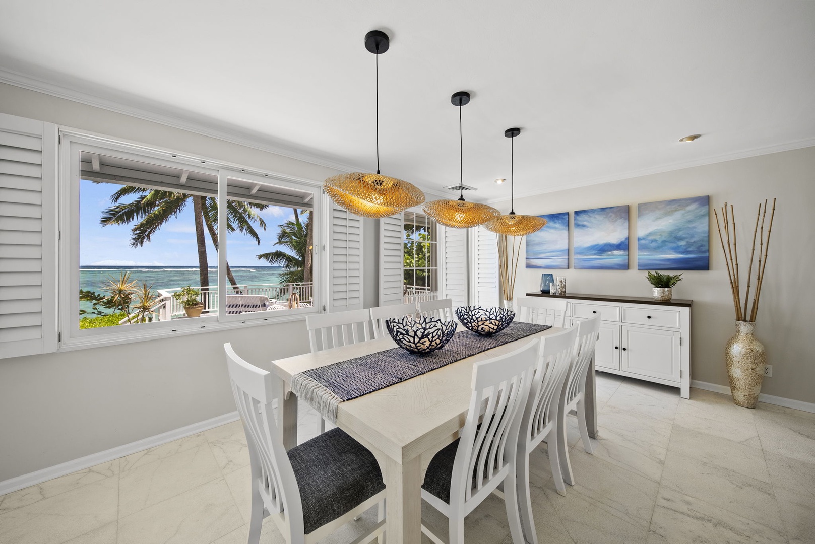 Waimanalo Vacation Rentals, Mana Kai at Waimanalo - Dine amidst panoramic vistas, where every meal becomes an unforgettable experience enveloped in natural beauty.