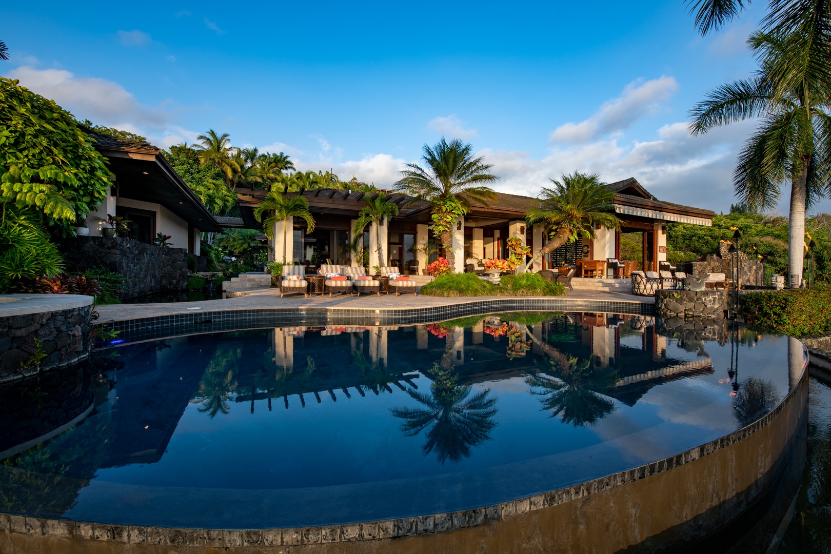Kailua Kona Vacation Rentals, Hale Wailele** - Custom built infinity pool and spa with views