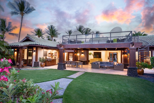 Kamuela Vacation Rentals, Canoe House & Beach Walker at Champion Ridge - Enjoy all the best sunsets from this comfortable Hawaiian Home.