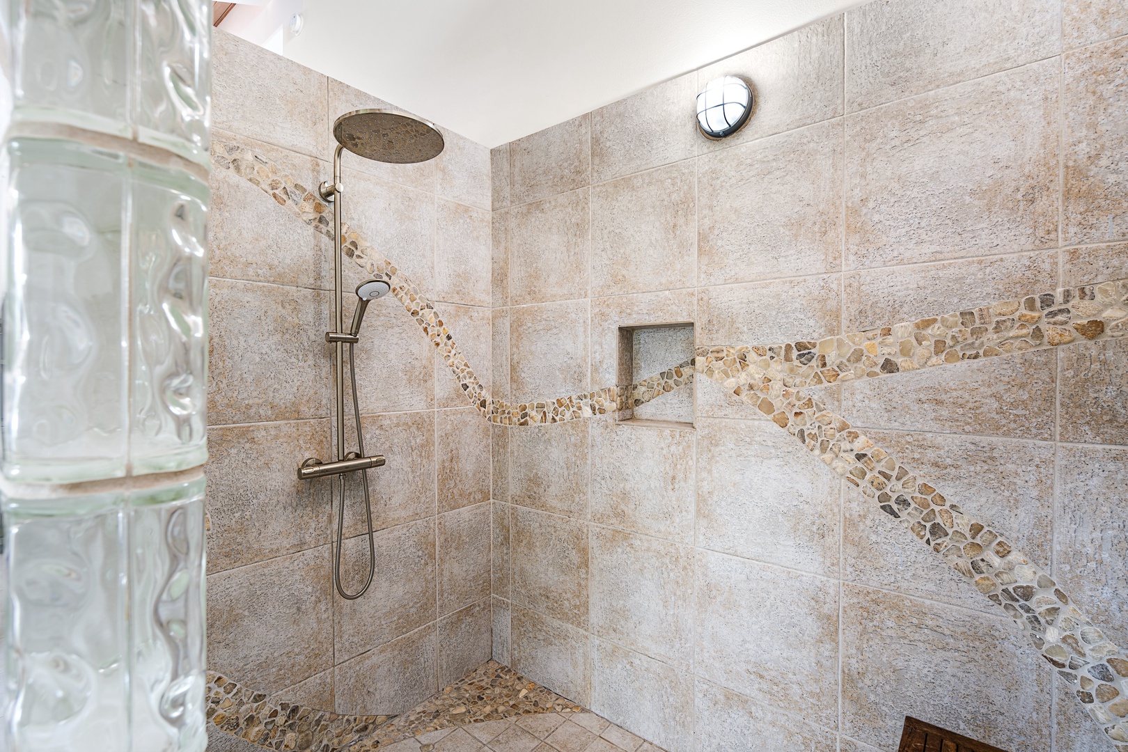 Kailua Kona Vacation Rentals, Hale Pua - Primary Shower inside