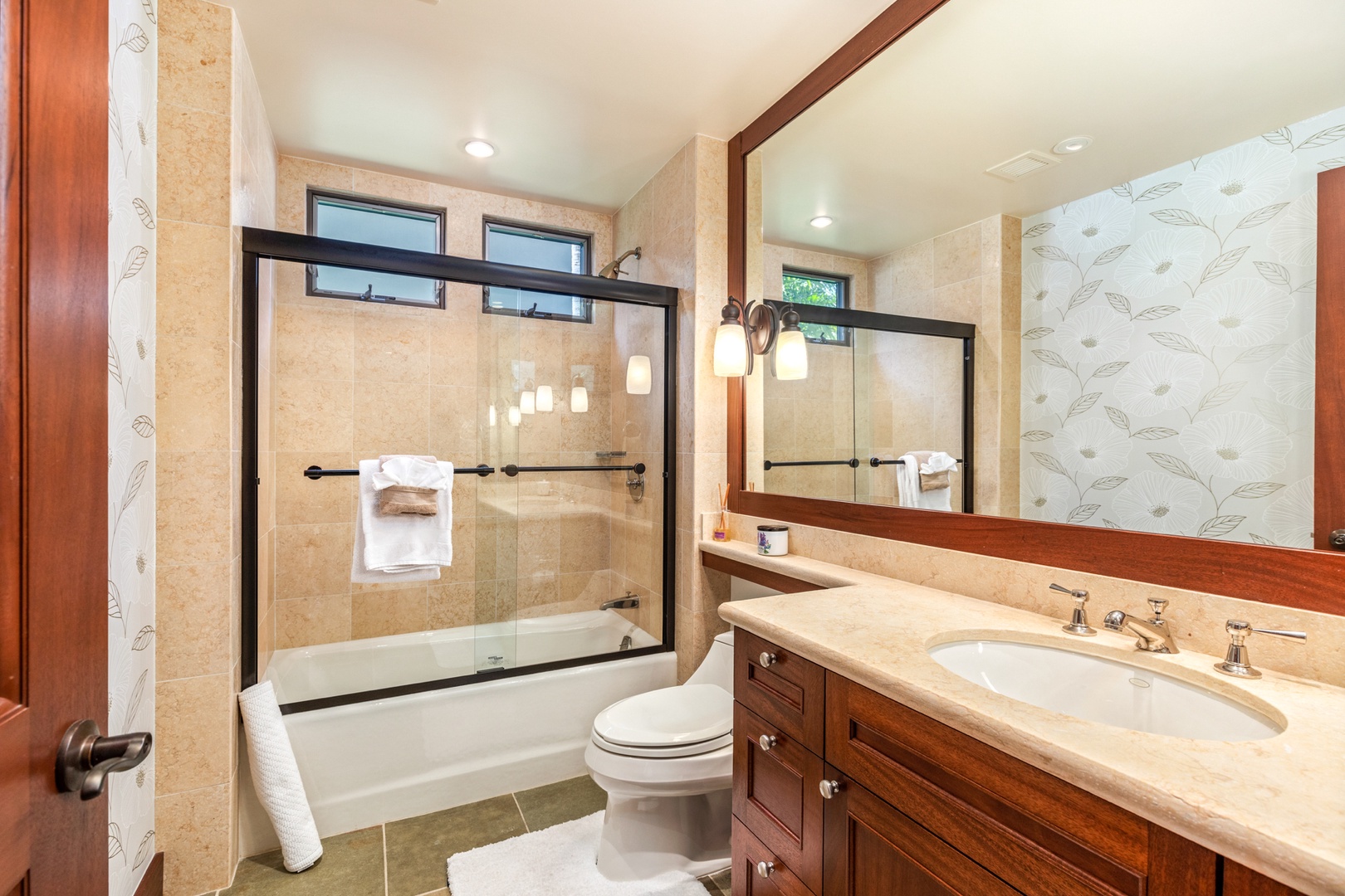 Kailua Kona Vacation Rentals, 3BD Hainoa Villa (2907C) at Four Seasons Resort at Hualalai - Second full bath with shower/tub combo.