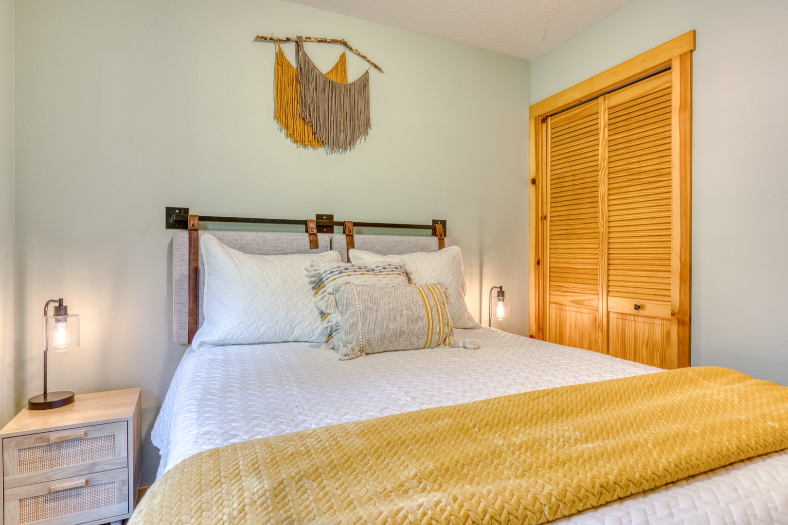Brightwood Vacation Rentals, Riverside Retreat - There's also a full-size closet in this bedroom