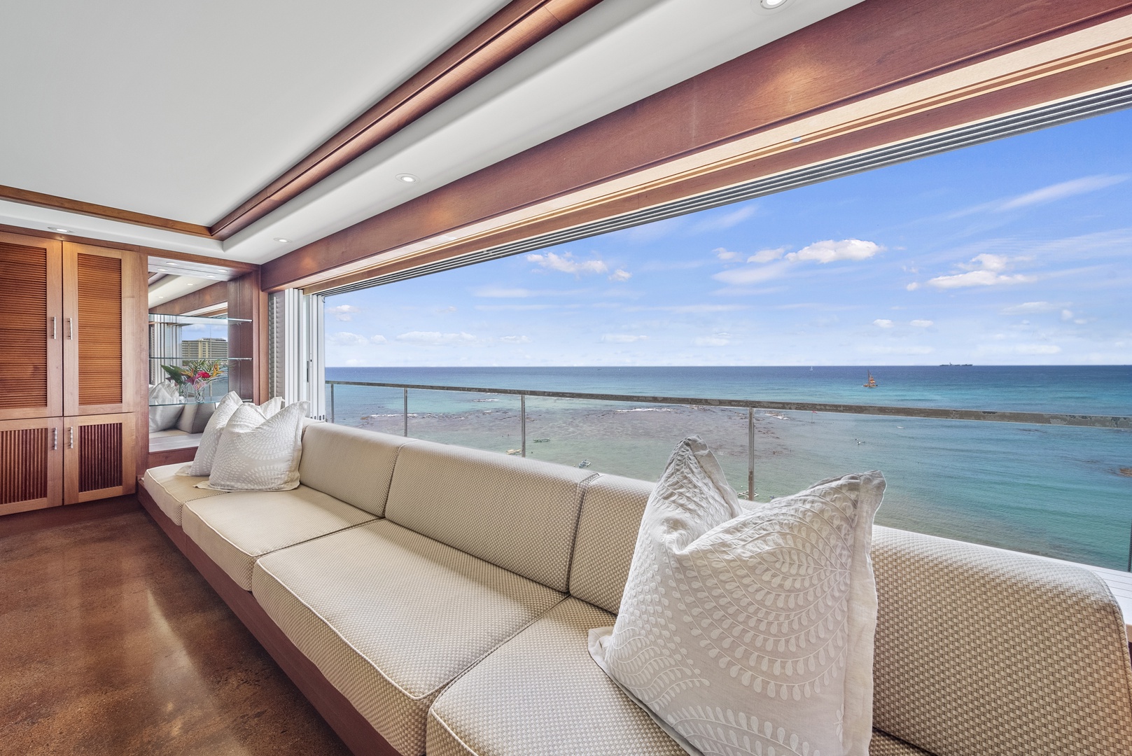 Honolulu Vacation Rentals, Diamond Head Sunset - Stunning ocean views from the comfort of your abode