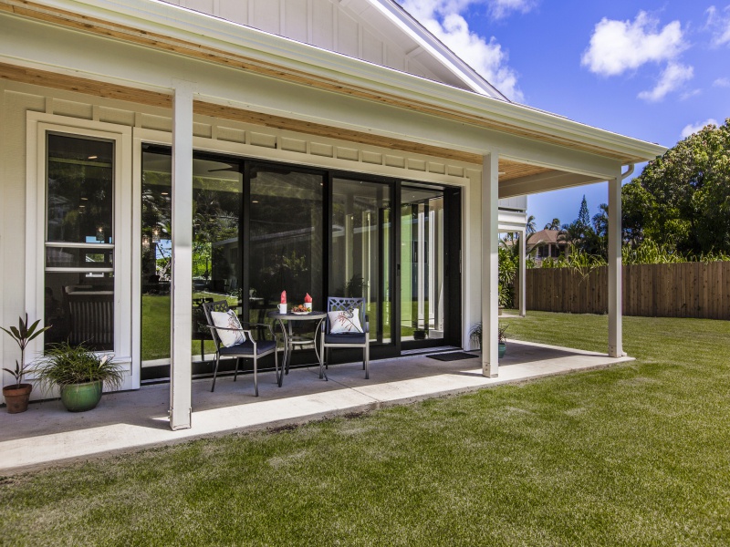 Kailua Vacation Rentals, Hale Nani Lanikai - Covered lanai outside of the living room.