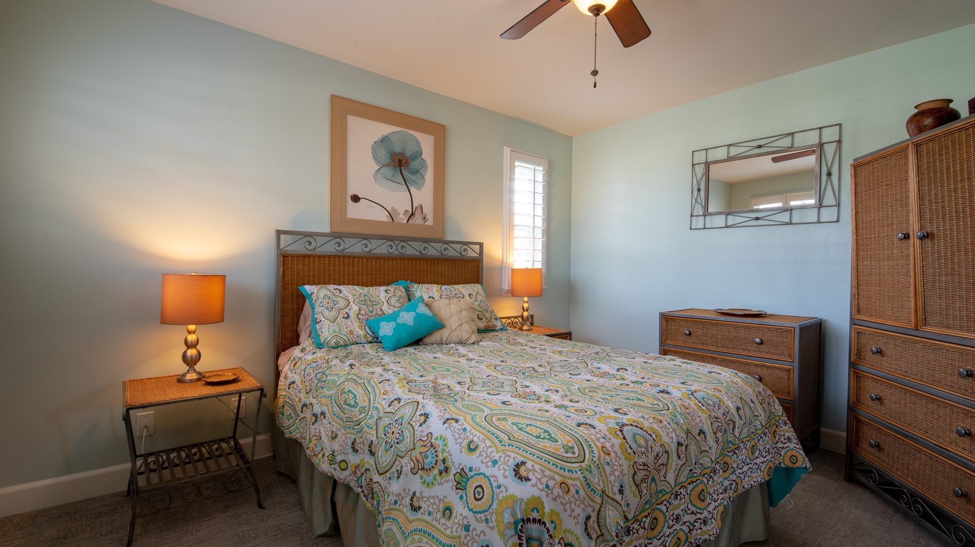 Kapolei Vacation Rentals, Ko Olina Kai 1047B - The second guest bedroom with a TV and ceiling fan.