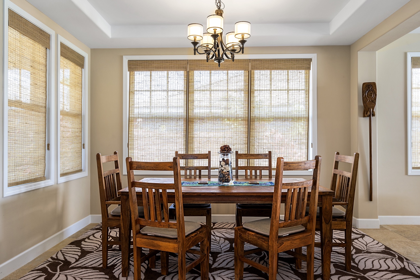 Kailua Kona Vacation Rentals, Kona Blue Vacations Holua Kai - The cozy dining area at Kona Blue Vacations Holua Kai is ideal for card games, dinner, or morning coffee.