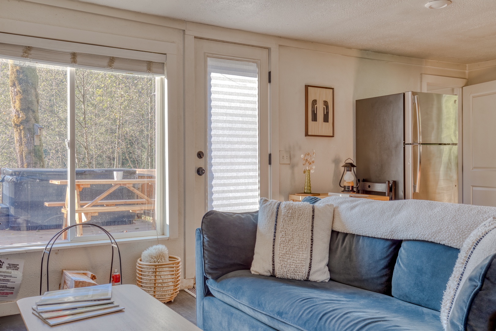 Rhododendron Vacation Rentals, Riverbend Cabin #1 - Bright living room with brand new furniture