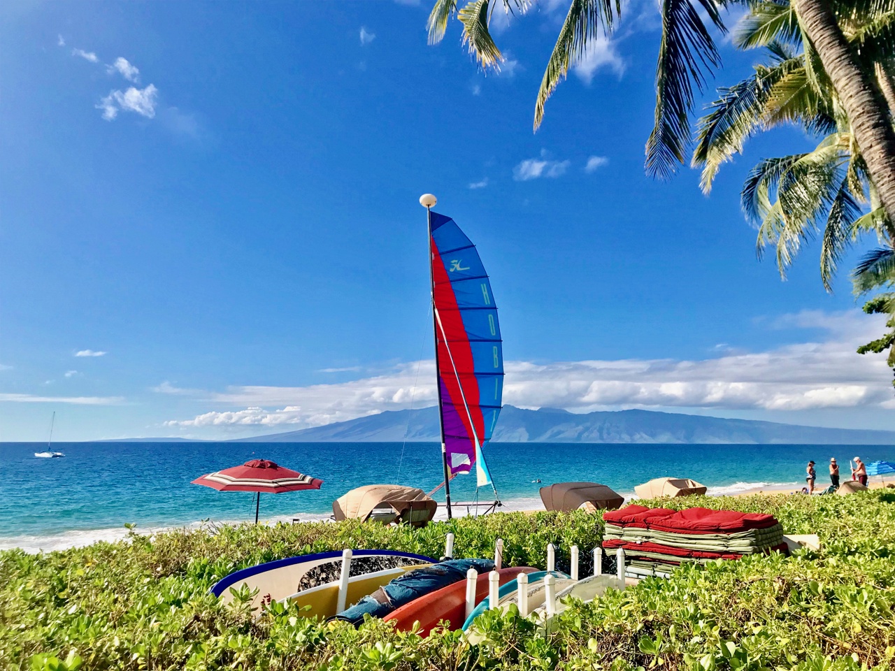 Lahaina Vacation Rentals, Maui Kaanapali Villas 292 - oy a day filled with adventure on this picturesque beach, with sailboats ready to take you out onto the crystal-clear ocean