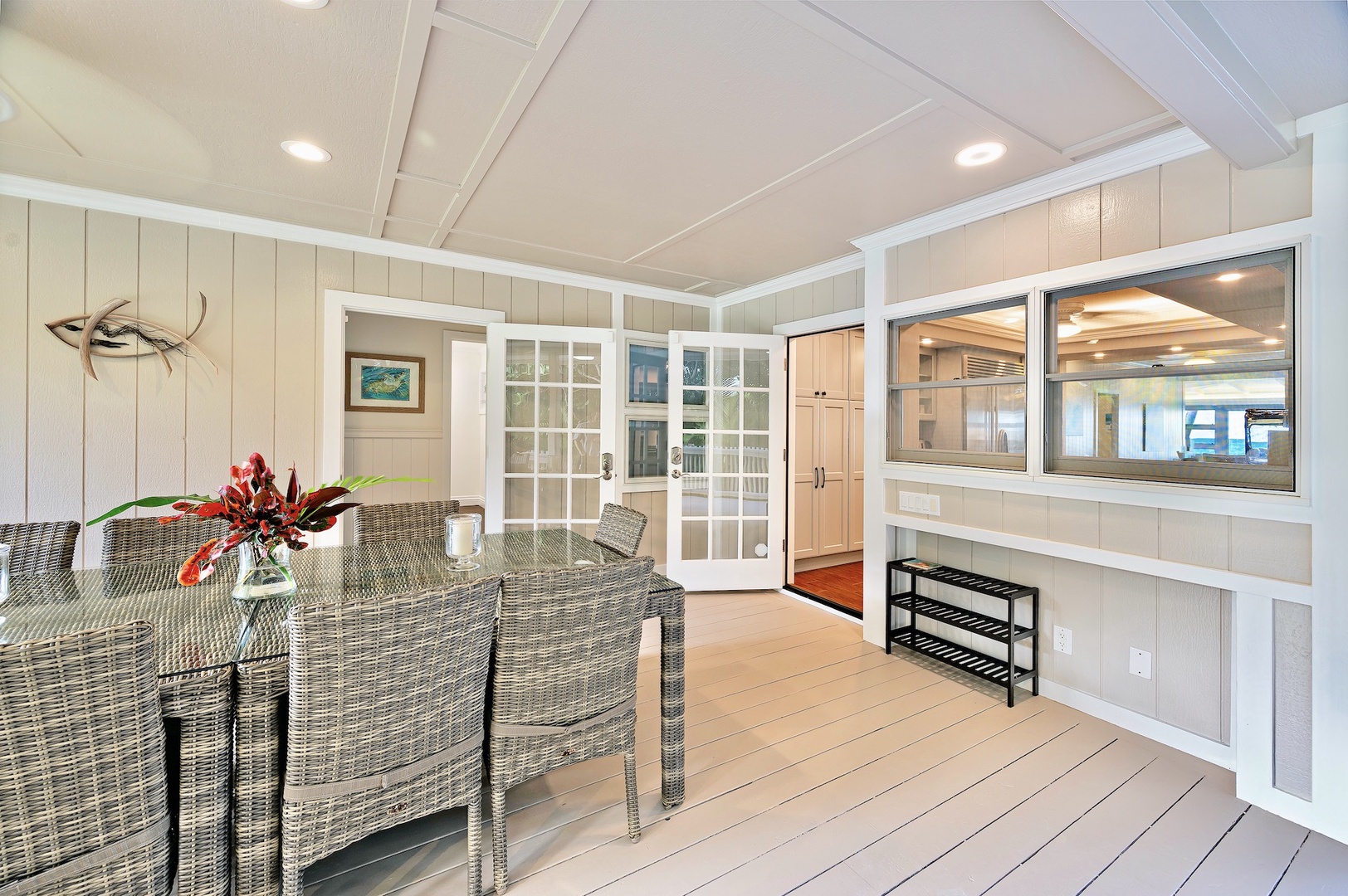 Kailua Vacation Rentals, Lanikai Seashore - One of two indoor dining options just off the kitchen