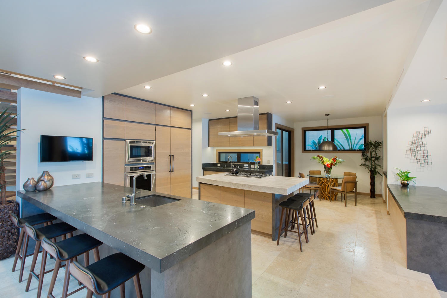 Honolulu Vacation Rentals, Ocean House 4 Bedroom - Open kitchen