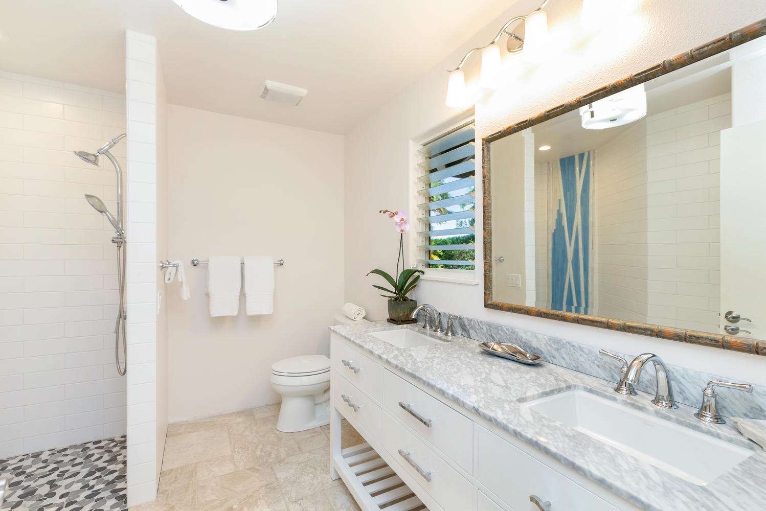 Princeville Vacation Rentals, Half Moon Hana - Guest bath with plenty of storage