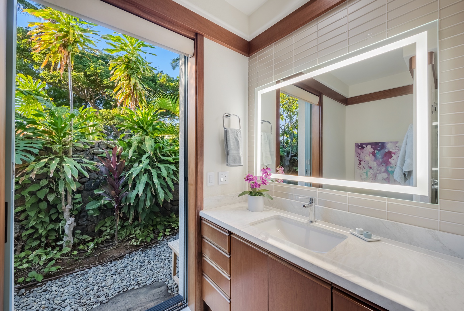 Kamuela Vacation Rentals, Champion Ridge Oasis - Guest Suite 2 ensuite bathroom offering plenty of counter space and natural light.