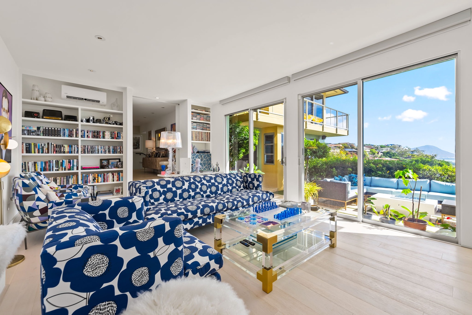 Honolulu Vacation Rentals, Kahala Hills Estate - Enjoy breezy indoor-outdoor living with stunning views.