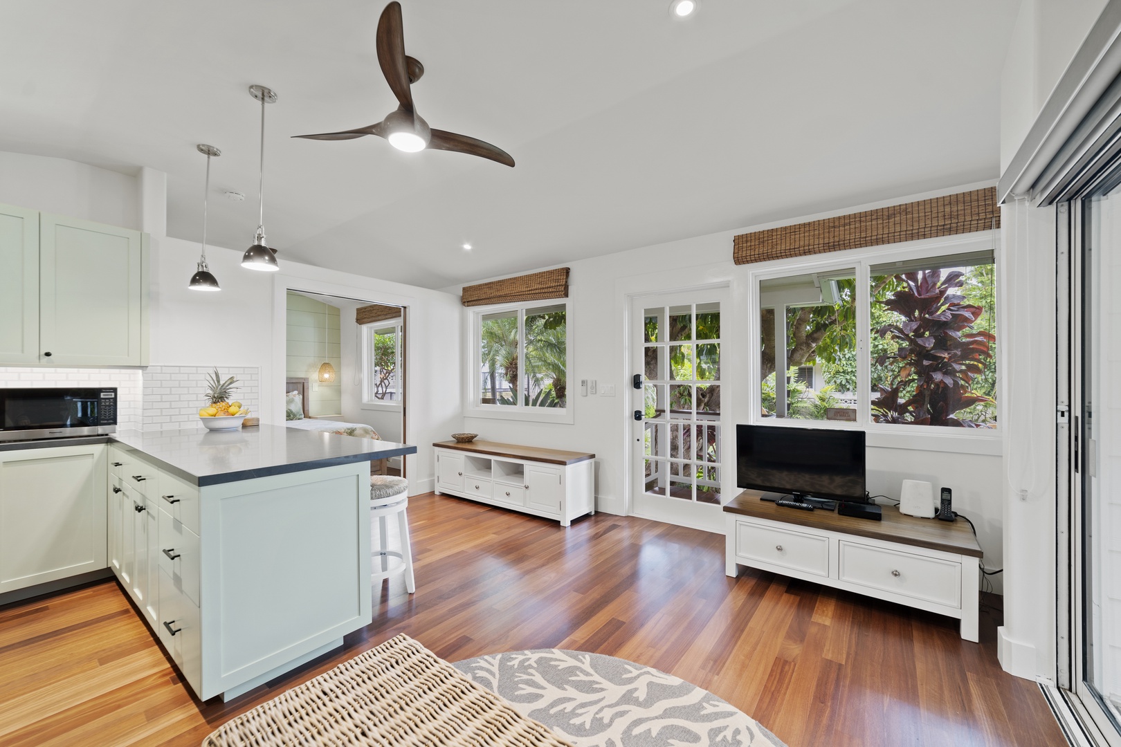 Kailua Vacation Rentals, Lanikai Ohana Hale - Spacious kitchen