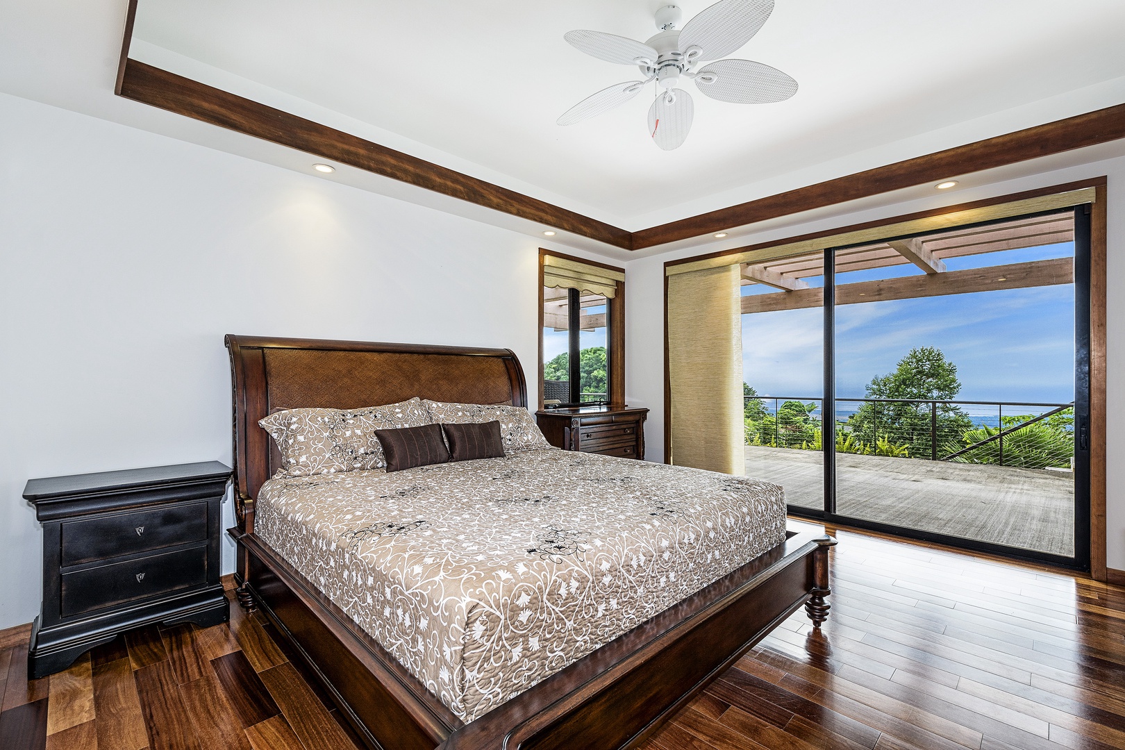 Kailua Kona Vacation Rentals, O'oma Plantation - Guest bedroom with King bed and Lanai access!