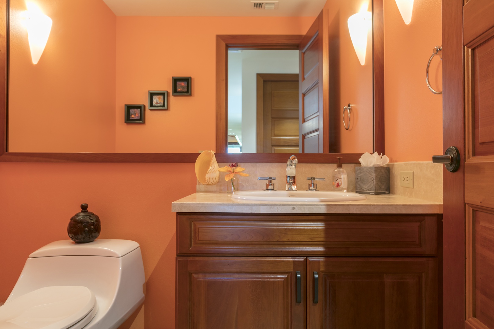 Kamuela Vacation Rentals, Villages at Mauna Lani Resort Unit # 728 - Half bathroom